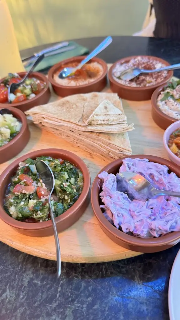 Phil Drinkwater_Tahini_Dundee_reseña