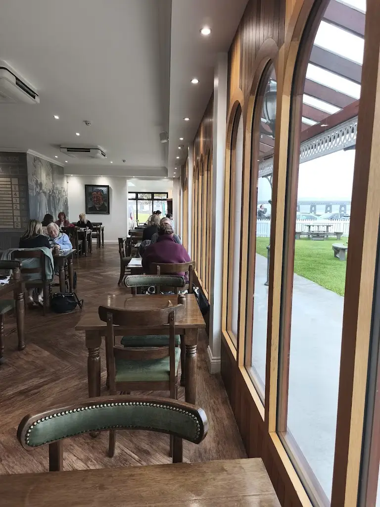 Bridgeview Station Restaurant_Dundee_slider_image_3