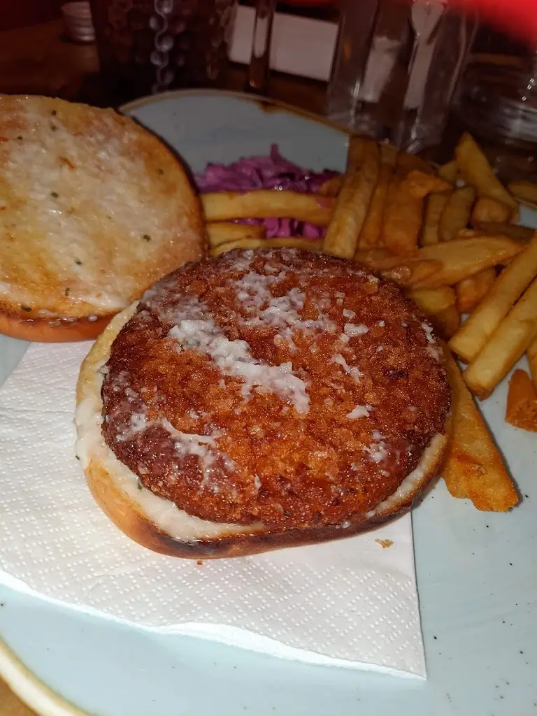 Debs Lindsay_The Grove_East Dunbartonshire_review