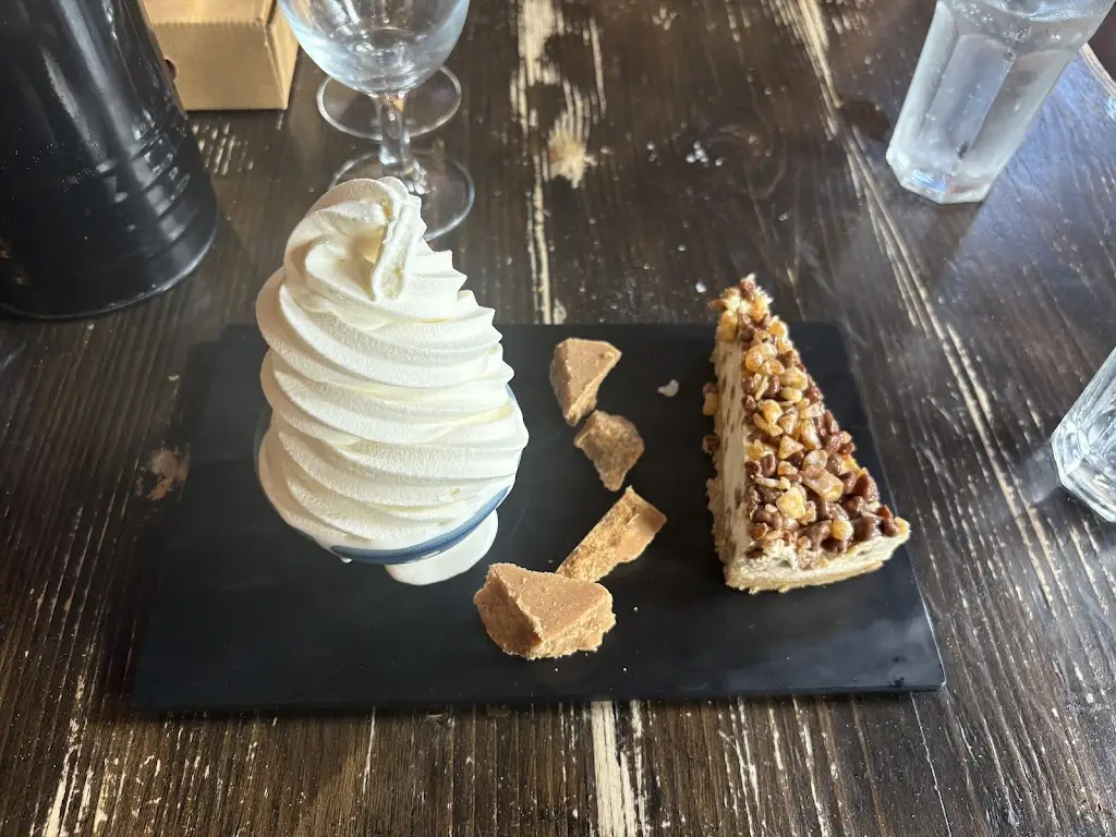 Joanne Patrick_Hector's Artisan Pizzeria_Dunbar_review