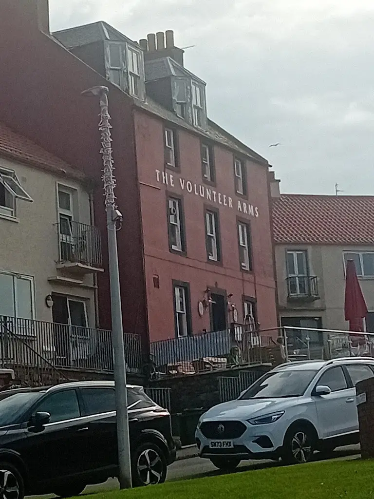 Christopher Rigg-Milner_Volunteer Arms_Dunbar_review
