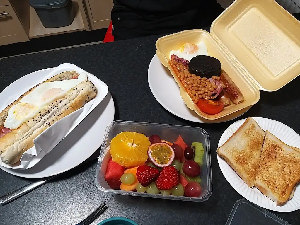 Elaine White_The Food Hamper_Dunbar_review