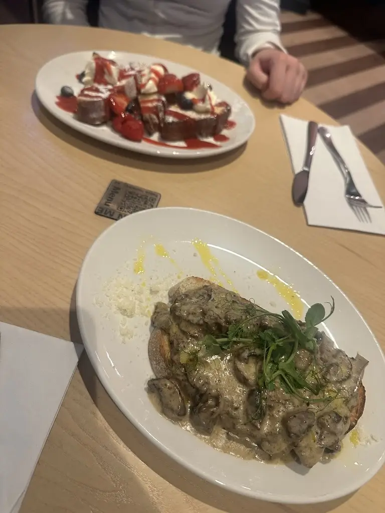 Danielle McDonald_Bocco - Aberdeen Airport_Dyce_recensione