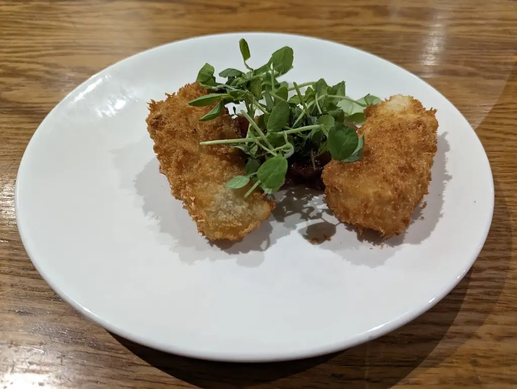 Lucy Stevens_Spider's Web_Dyce_review