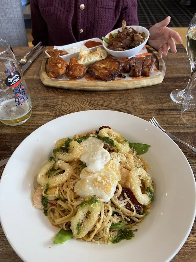 Neil Melvin_Dunavon House Hotel_Dyce_review