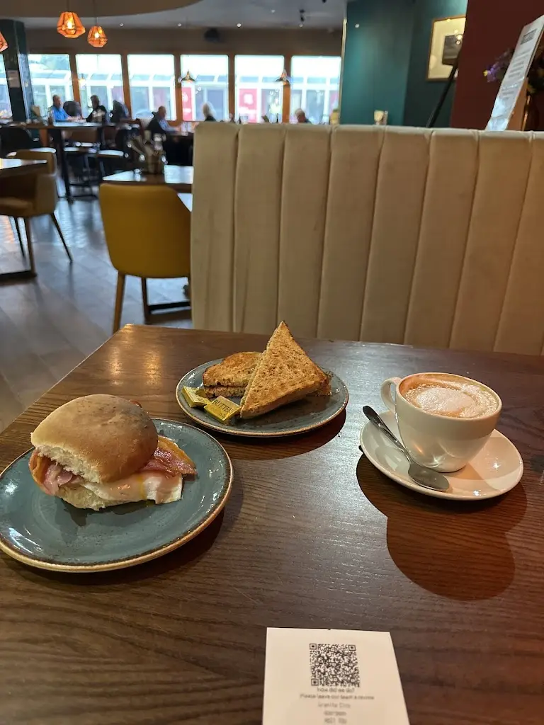 alex mcdougall_The Granite City - Aberdeen Airport_Dyce_review