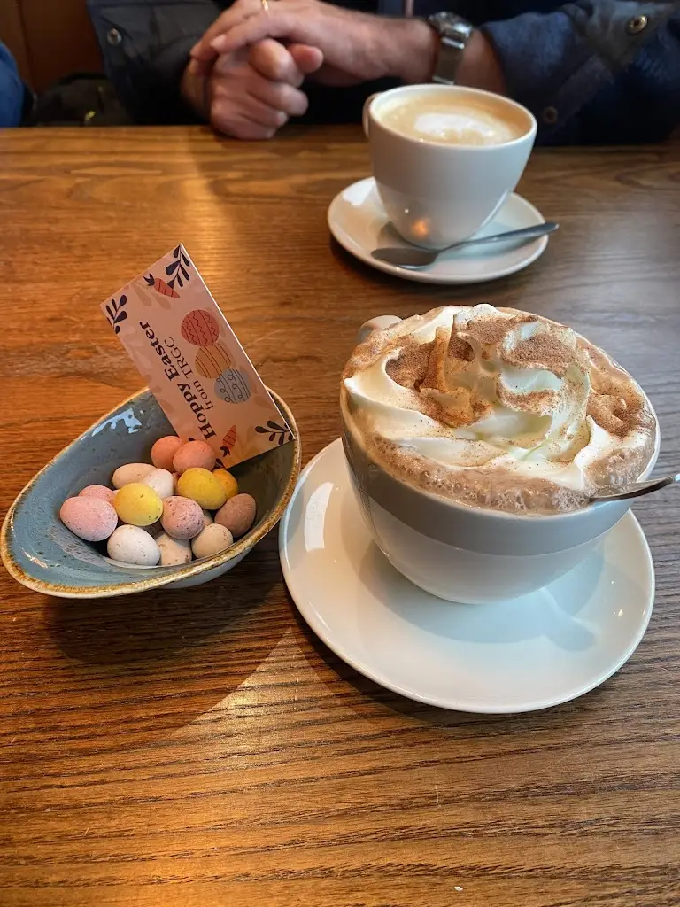 The Granite City - Aberdeen Airport_Dyce_slider_image_3