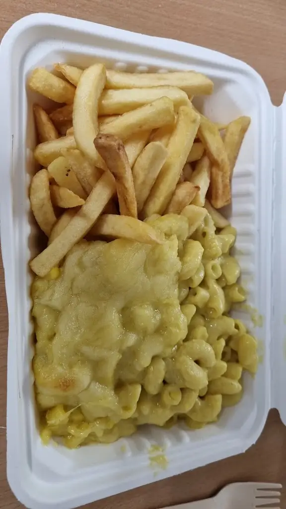 Michelle Hubbard_Cloggy House_Dyce_review