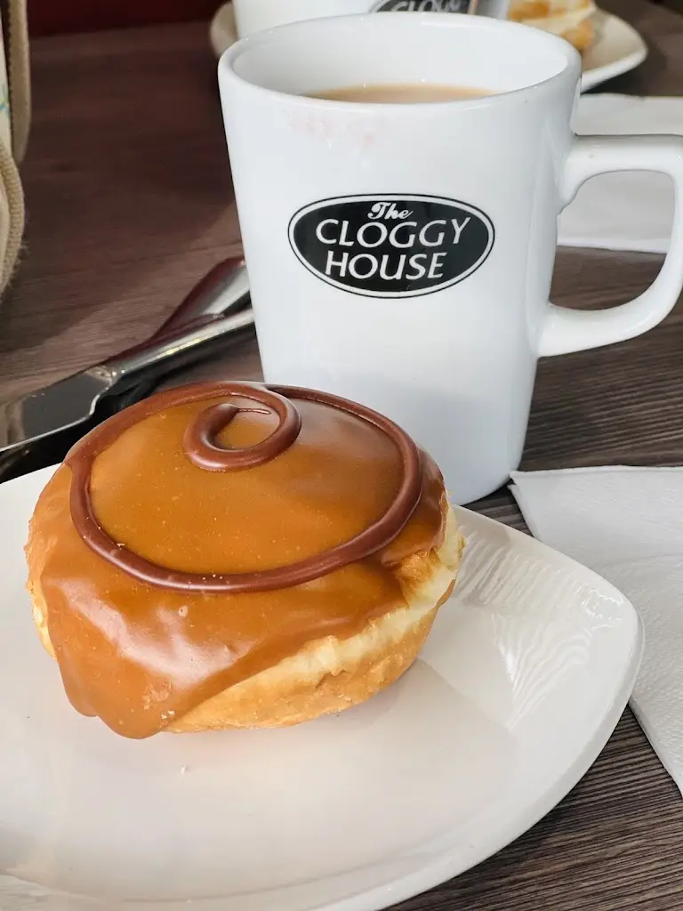 Cloggy House_Dyce_slider_image_2