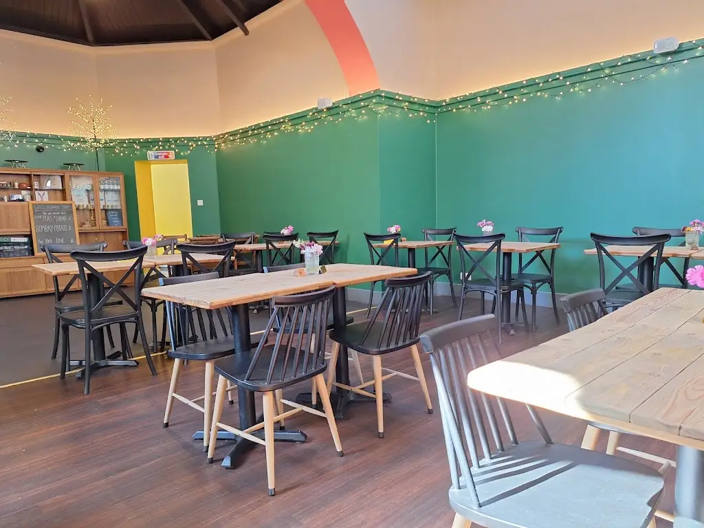 The Lass O'Gowrie Scotland_Errol_slider_image_1