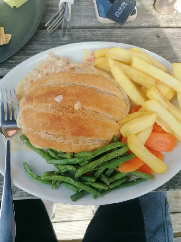 Gio 13_The Village Inn_Fairlie_review