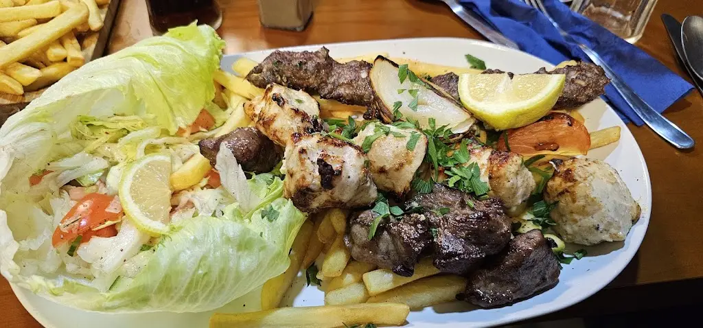 Tommy Lynass_Wow Lounge & Restaurant_Duntocher_review