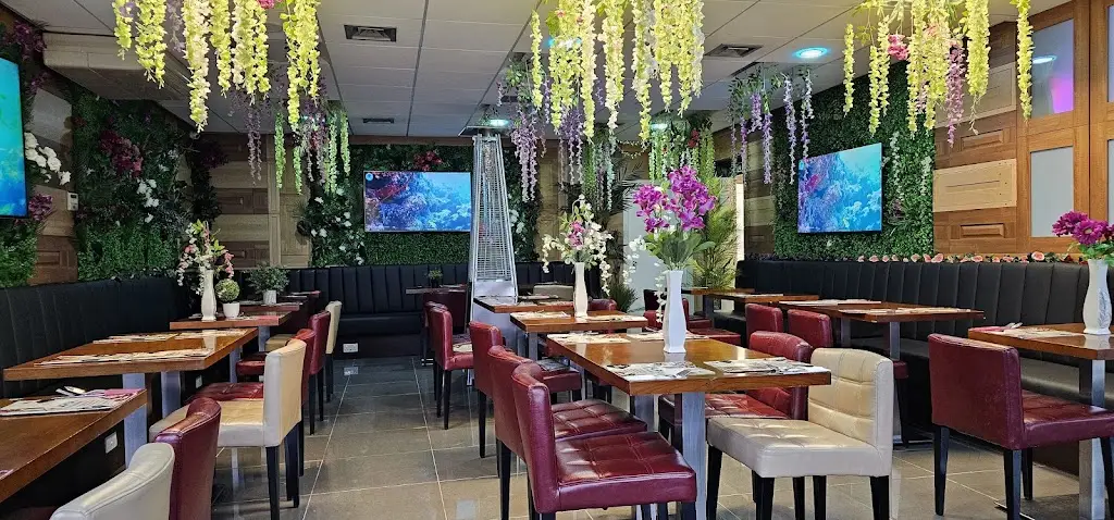 Kenny Whitten_Wow Lounge & Restaurant_Duntocher_review