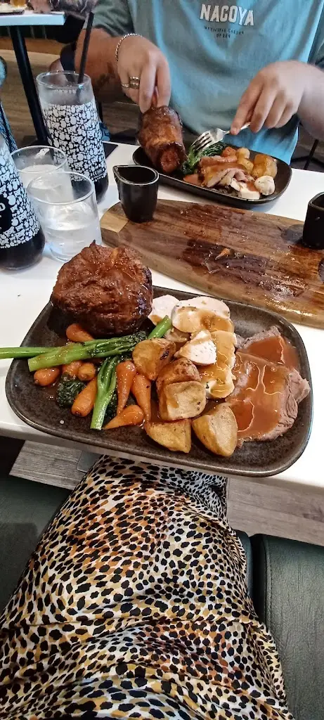 Louise Auld_Bond Restaurant & Cocktail Bar_East Kilbride_review