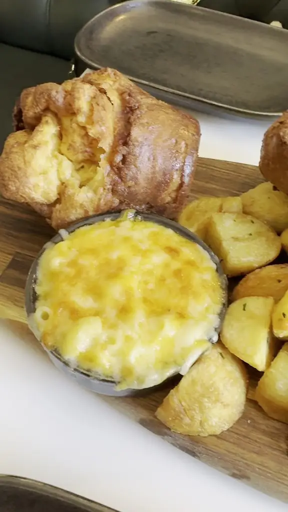 Bond Restaurant & Cocktail Bar_East Kilbride_slider_image_2