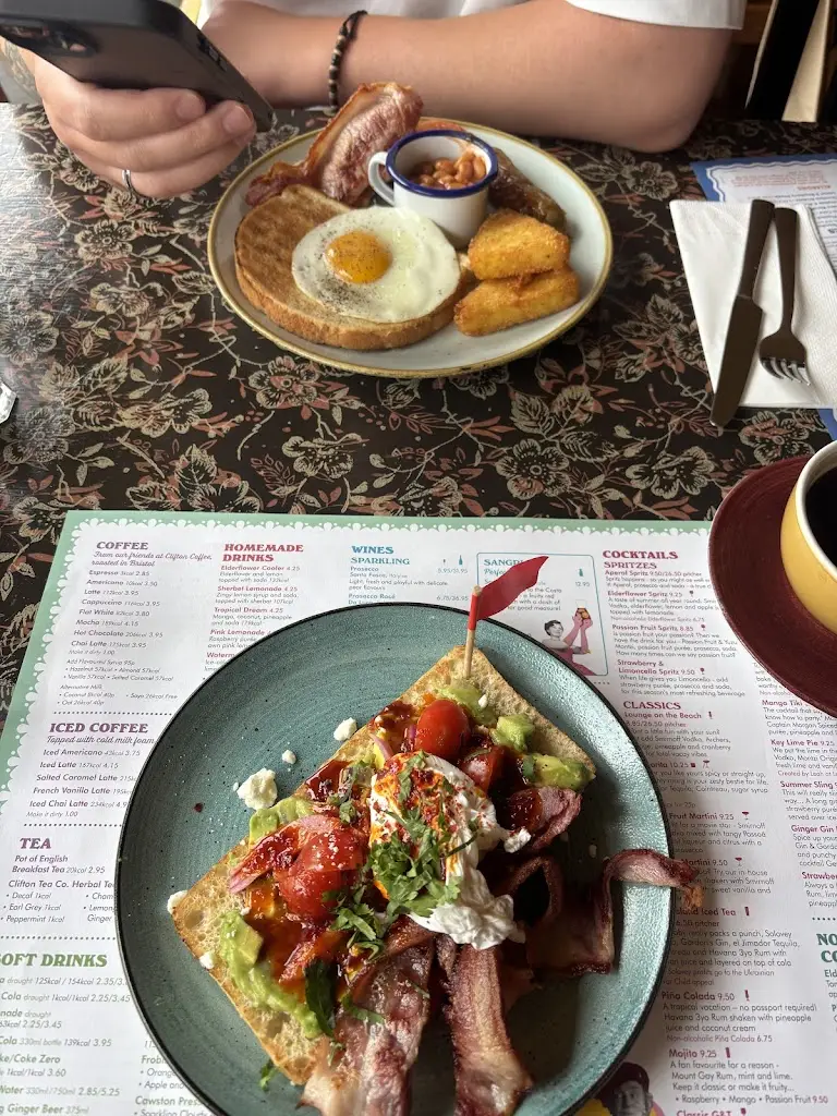 Amber Rose Lloyd_Maggio Lounge_Billericay_review