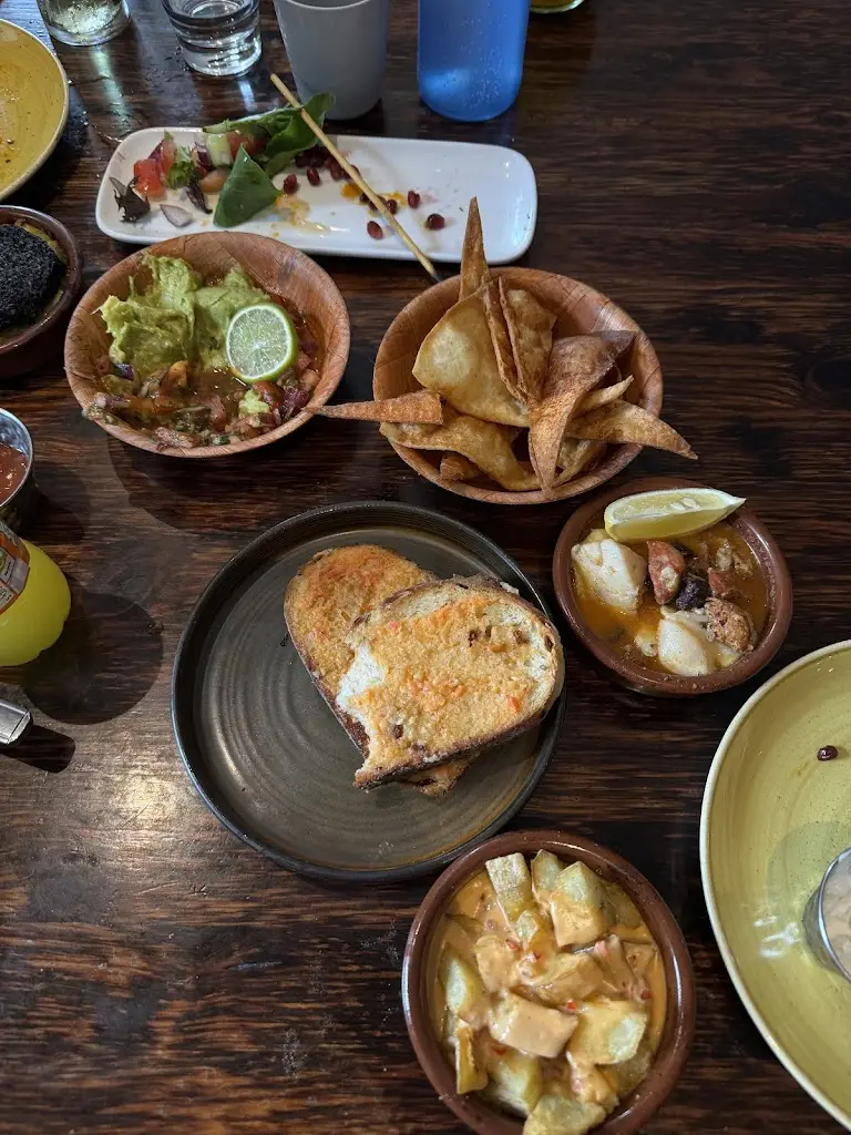 Beth McCallum_Tinto Tapas Bar [EK]_East Kilbride_recensione