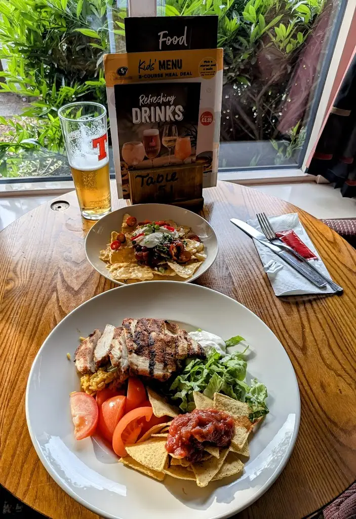 Jay Son_Leeburn Table Table_East Kilbride_review