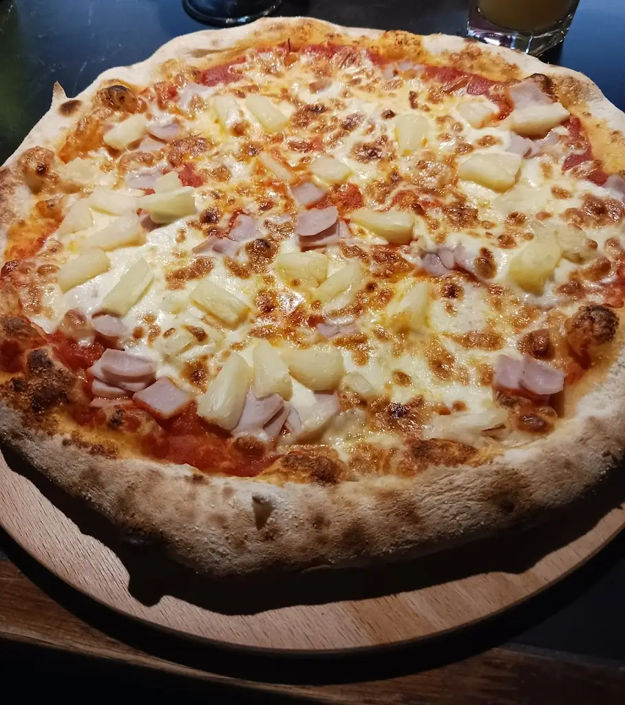 kathleen Ewen_Tony Macaroni - East Kilbride_East Kilbride_review