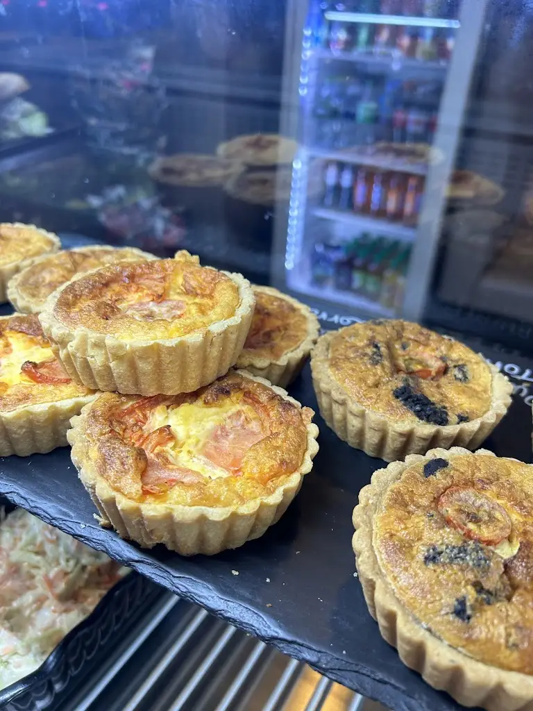 Menu_D'Lish Cafe Bistro_East Kilbride_imagen_7