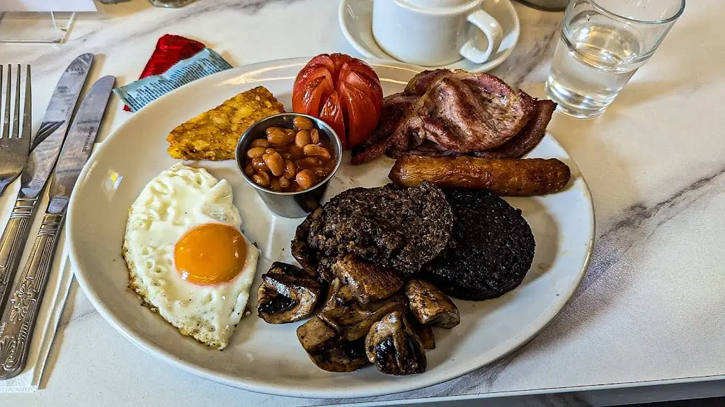 Natalie George_The Airlie Arms Hotel & Restaurant_Forfar_review