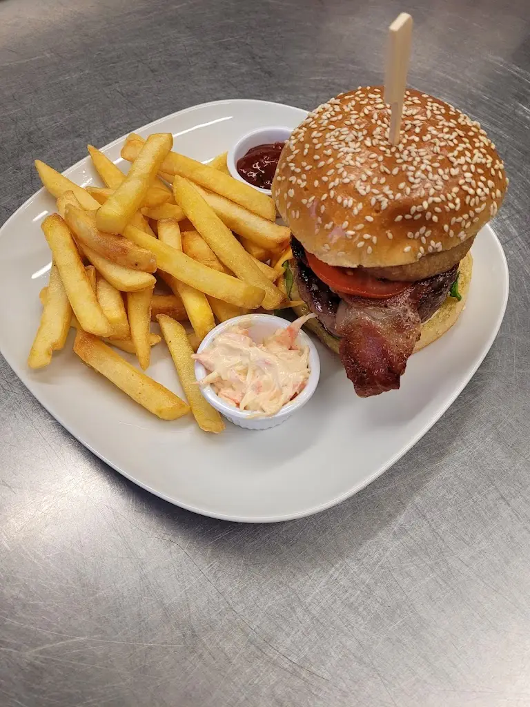 The Flagstick Restaurant_Fauldhouse_slider_image_1