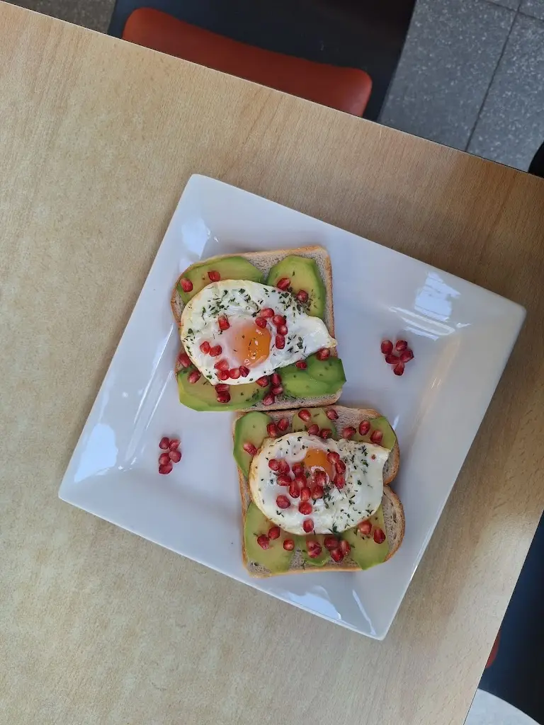 Bogdan Radulescu_The Family Coffee and Bistro_Fauldhouse_review