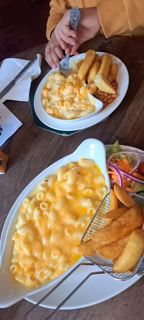 Leigh Young_The Gordon Arms Hotel_Fochabers_review