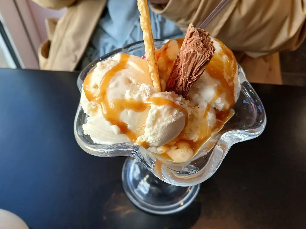 andy giblin_Fochabers Ice Cream Parlour_Fochabers_review