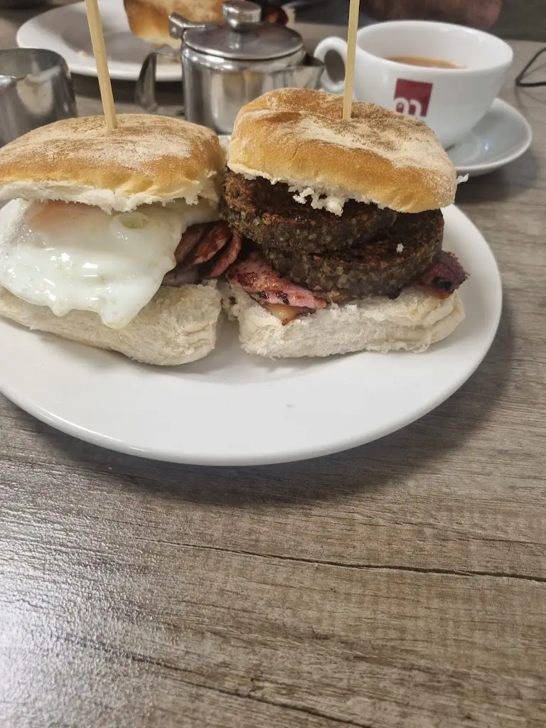 Lauren Hutton_The Gardener's Rest_Freuchie_review