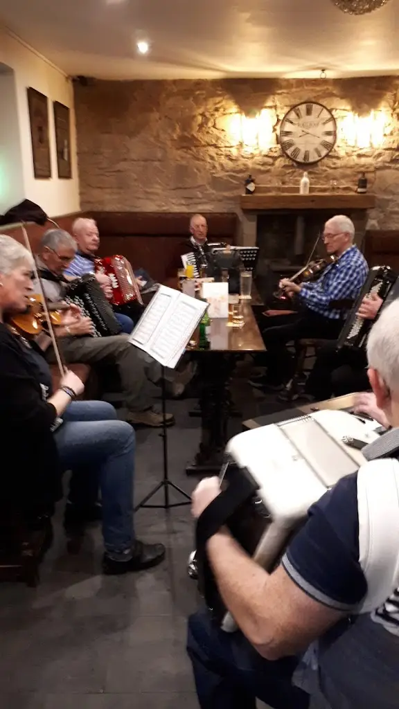 Elaine Laidlaw_The Railway Inn_Friockheim_Bewertung