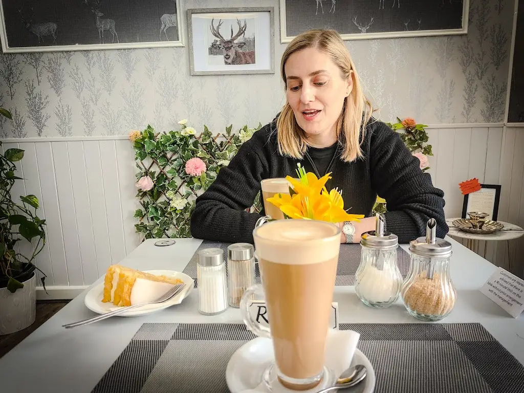 Ivan Jovic_The Lomond Tearoom and Chocolate Shop_Falkland_review