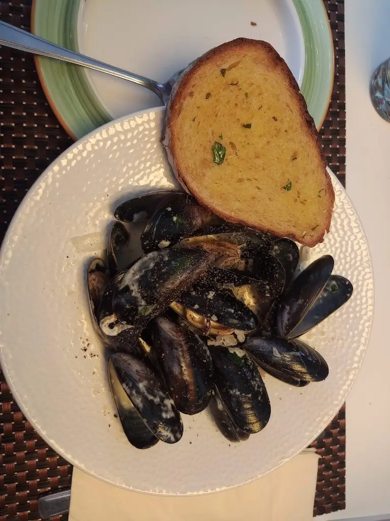 Clara_LUCALI by Andiamo_Giffnock_review