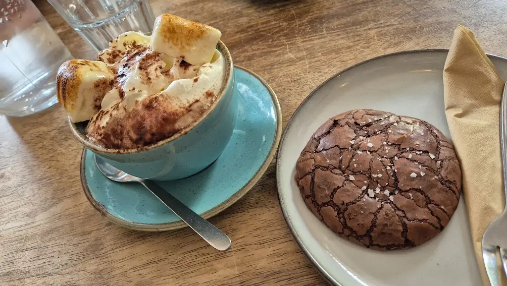 Jackie Lowe_The Perch_Garelochhead_review