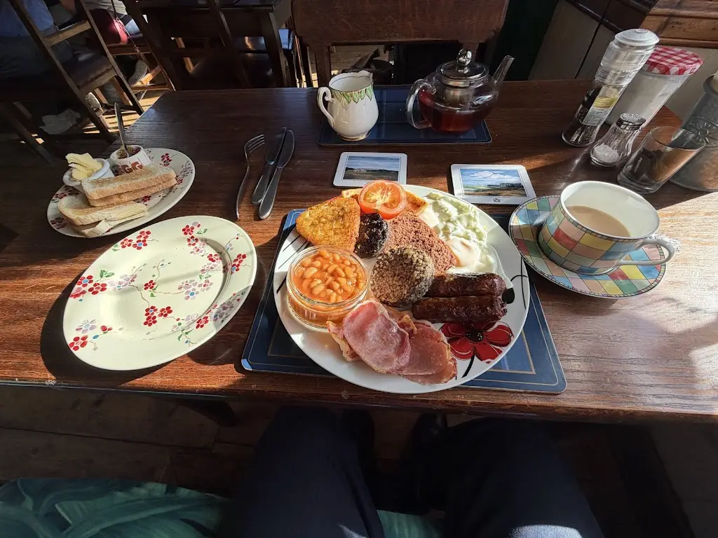 John Livingstone_Green Kettle Inn_Garelochhead_recensione