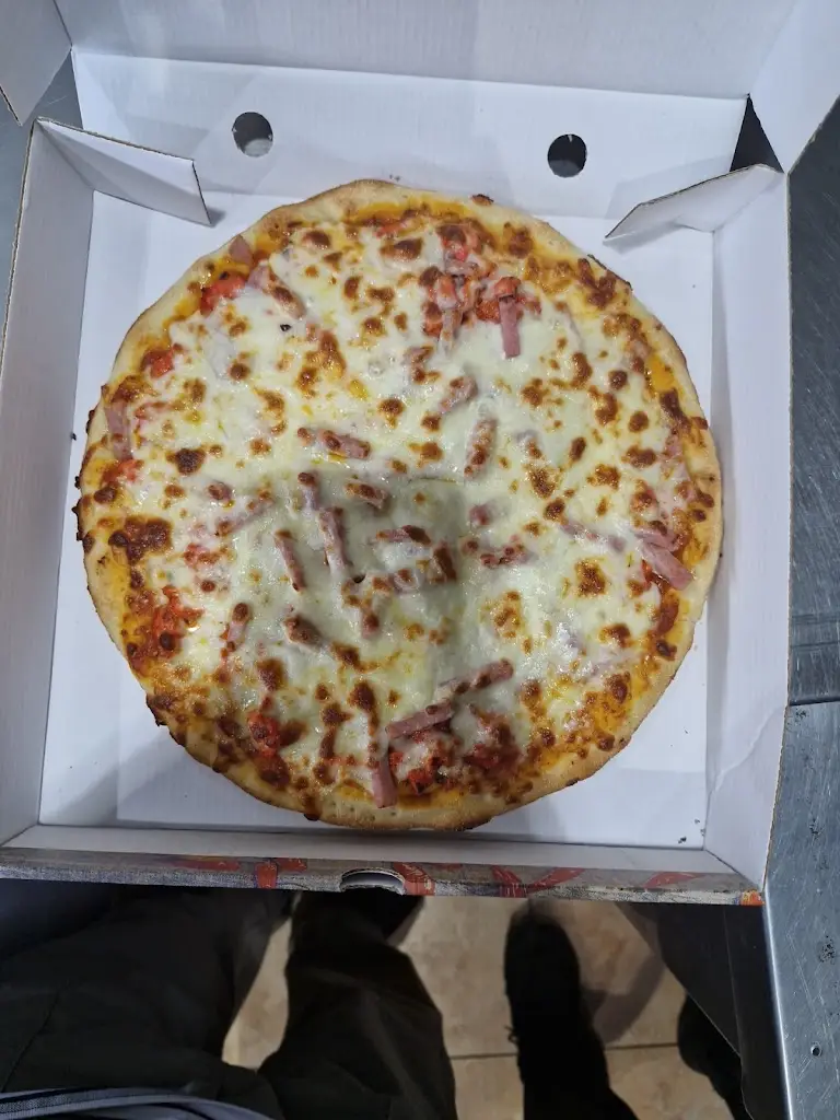 Ali fish&chips and curry House_Garelochhead_slider_image_3