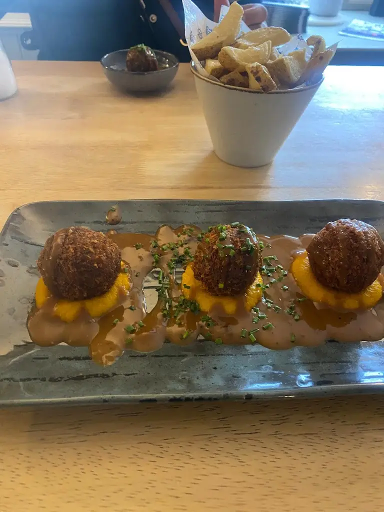 Andrea Blake_The Ship Restaurant & Bar_Eyemouth_review