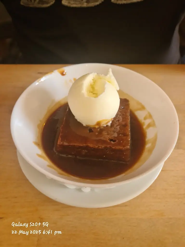 Julie Szawatkowski_The New Inn_Eyemouth_review