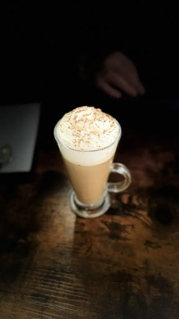 Hedge_Poppy's Coffee Shop_Golspie_review