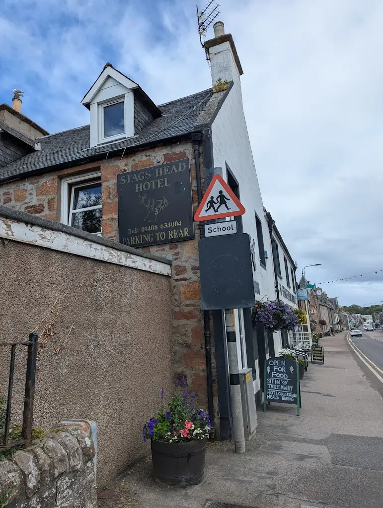 Gail Kennedy_Stag’s Head Hotel_Golspie_review