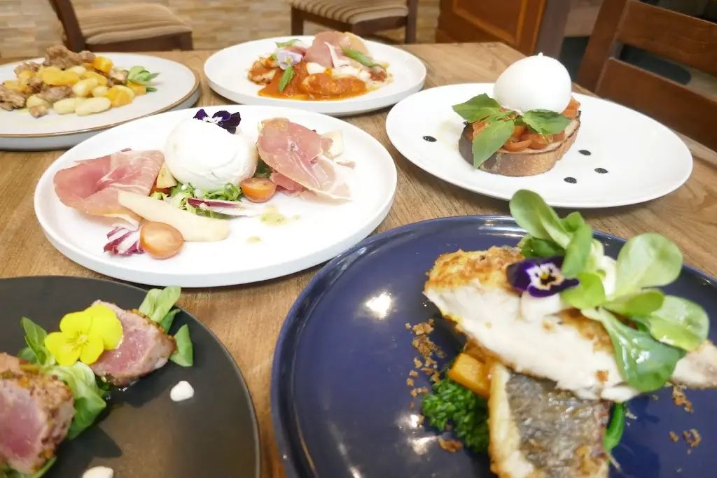 Santa Lucia Merchant City Glasgow_Glasgow City_slider_image_3