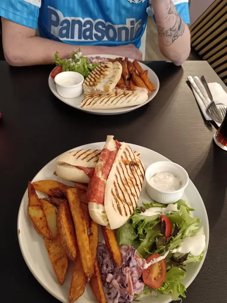 Louise Whitelock_Mooreish Delights Coffee House_Bircotes_review