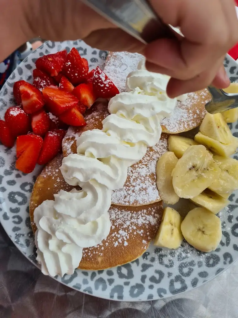 Bluebird Cafe_Gourock_slider_image_3