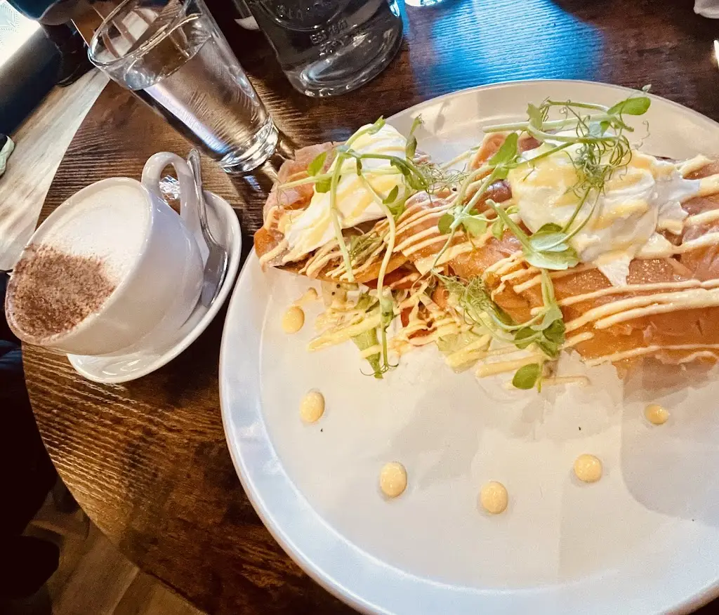 Kristina Higgins_Riviera Coffee Gourock_Gourock_review