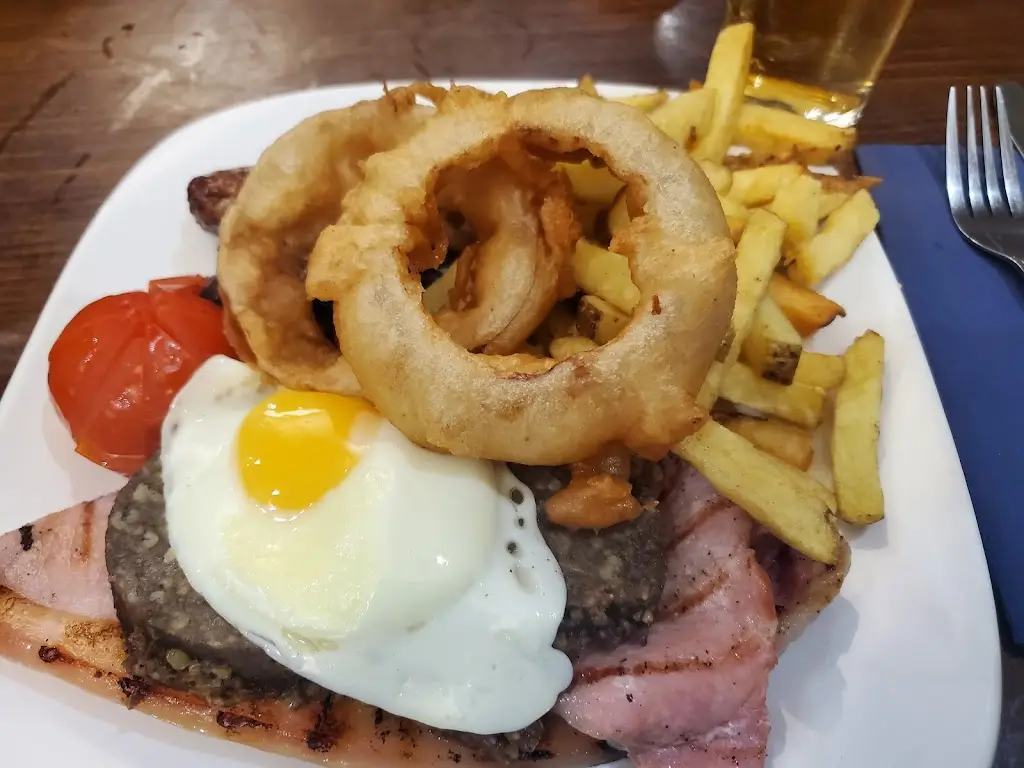 Mike Brown_The Abbotsinch_Grangemouth_review