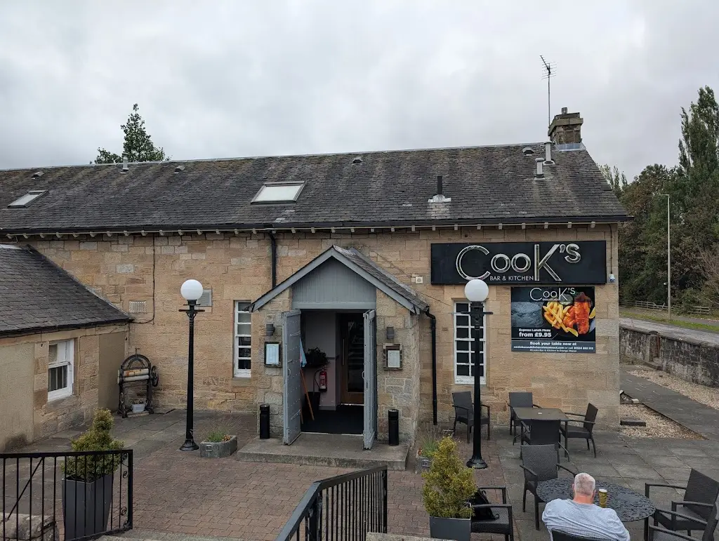 Cook's Bar & Kitchen_Grangemouth_slider_image_3