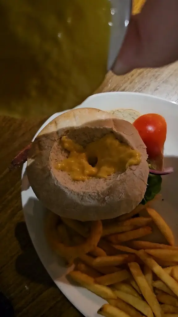 Phillip Lee_Plough Inn_Alsager_review