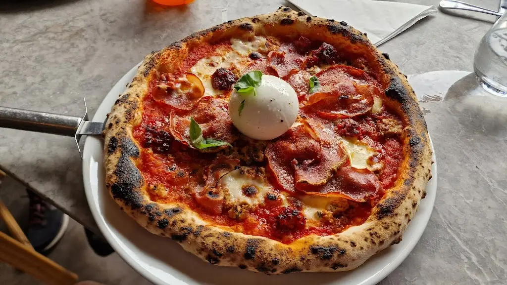 Luis Rey_The Rustic Crust_Bilsthorpe_review