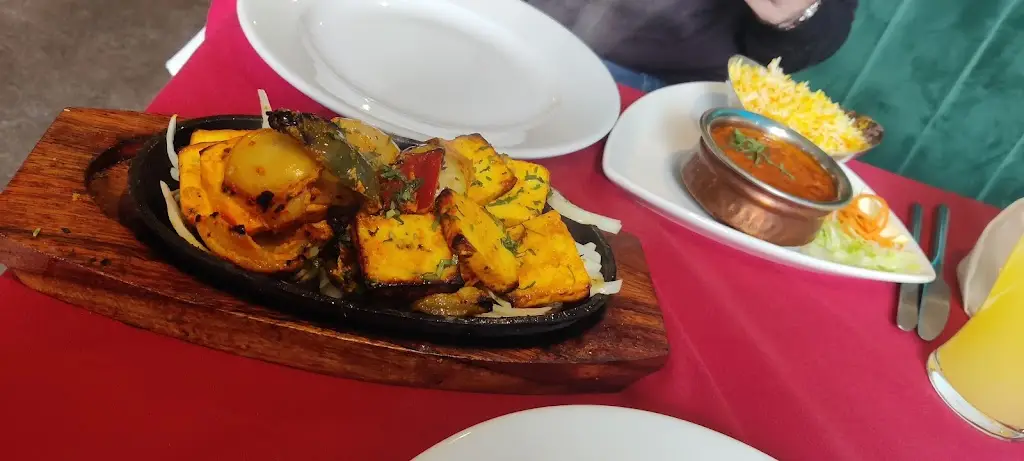 Barkha Pabra_Mount View Indian & Nepalese Restaurant_Hallglen_review