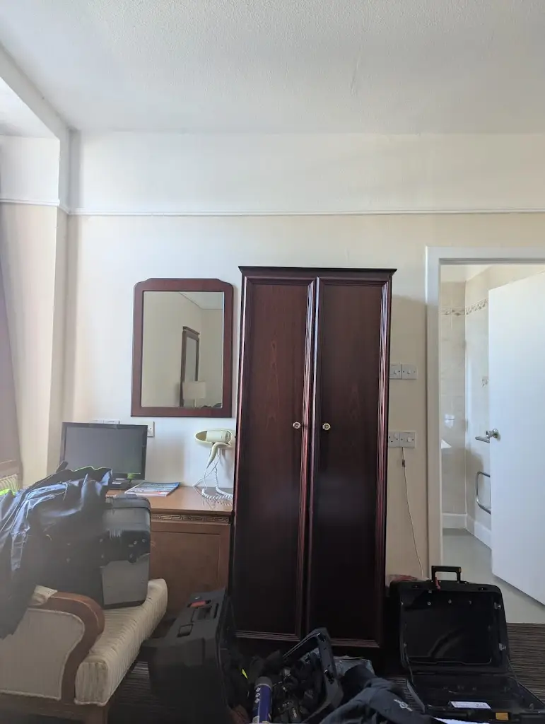 Henry Vilas_Royal Thurso Hotel_Halkirk_review